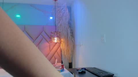 Snapshot of angelaa_cute chatting on 12/14/24, 01:05 ANGELA online show from 12/14/24, 01:05