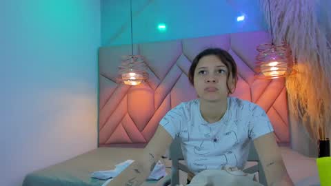 Snapshot of angelaa_cute chatting on 12/22/24, 12:38 ANGELA online show from 12/22/24, 12:38