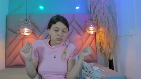 Snapshot of angelaa_cute chatting on 12/26/24, 12:16 ANGELA online show from 12/26/24, 12:16