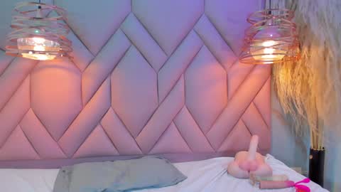 Snapshot of angelaa_cute chatting on 12/29/24, 03:57 ANGELA online show from 12/29/24, 03:57