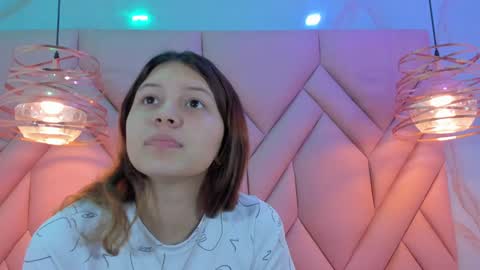 Snapshot of angelaa_cute chatting on 01/22/25, 11:56 ANGELA online show from 01/22/25, 11:56