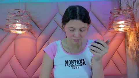 Snapshot of angelaa_cute chatting on 01/26/25, 12:11 ANGELA online show from 01/26/25, 12:11