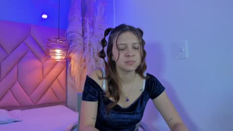 Snapshot of angelaa_cute chatting on 02/03/25, 12:25 ANGELA online show from 02/03/25, 12:25