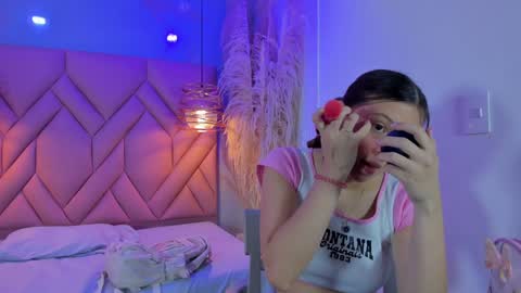 Snapshot of angelaa_cute chatting on 02/04/25, 12:00 ANGELA online show from 02/04/25, 12:00