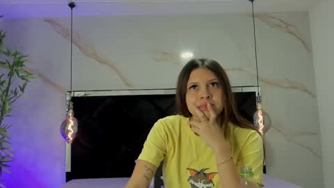 Snapshot of angelaa_cute chatting on 09/15/25, 12:05 ANGELA online show from 09/15/25, 12:05