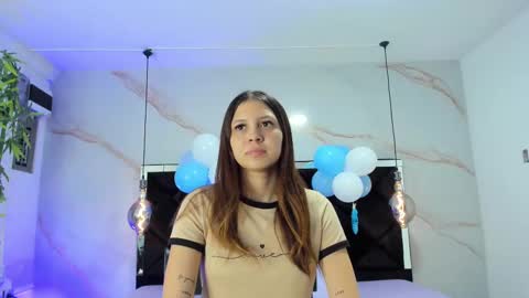 Snapshot of angelaa_cute chatting on 09/23/25, 12:08 ANGELA online show from 09/23/25, 12:08