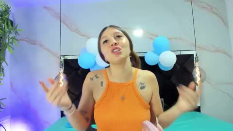 Snapshot of angelaa_cute chatting on 09/27/25, 12:21 ANGELA online show from 09/27/25, 12:21