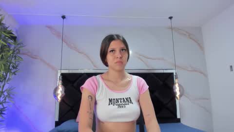 Snapshot of angelaa_cute chatting on 10/16/25, 12:17 ANGELA online show from 10/16/25, 12:17