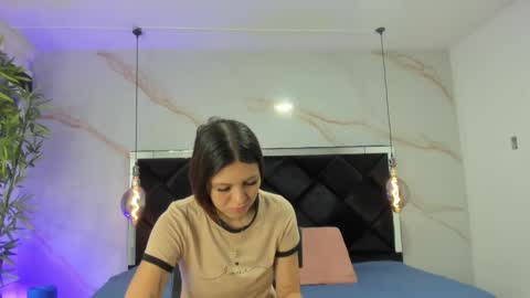 Snapshot of angelaa_cute chatting on 10/17/25, 12:08 ANGELA online show from 10/17/25, 12:08