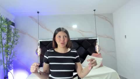 Snapshot of angelaa_cute chatting on 11/15/25, 12:56 ANGELA online show from 11/15/25, 12:56