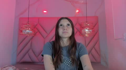 Snapshot of angelaa_cute chatting on 05/22/26, 12:00 ANGELA online show from 05/22/26, 12:00