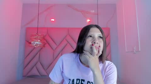 Snapshot of angelaa_cute chatting on 05/28/26, 12:02 ANGELA online show from 05/28/26, 12:02