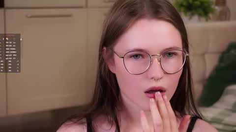 Mary online show from 09/11/25, 12:49