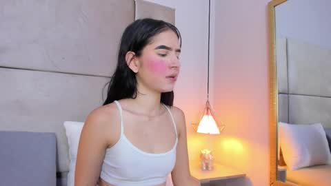 Snapshot of angelag_ chatting on 11/25/25, 08:20 angelag_ online show from 11/25/25, 08:20