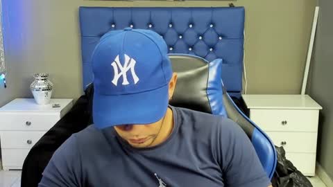 Angel And Cris online show from 09/25/25, 12:09