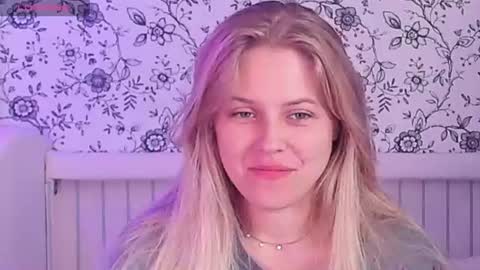 Snapshot of angelanty chatting on 07/19/26, 10:19 Darsi Anty online show from 07/19/26, 10:19