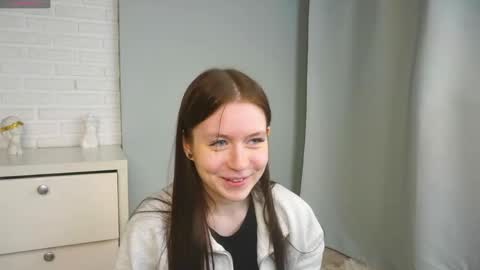 Snapshot of angelapratt chatting on 04/14/26, 03:29 angelapratt online show from 04/14/26, 03:29