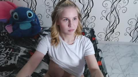 Angela online show from 04/08/26, 06:57