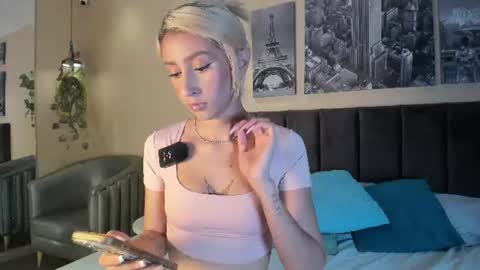 Snapshot of angelbae_ chatting on 06/17/26, 01:19 AngelBae online show from 06/17/26, 01:19