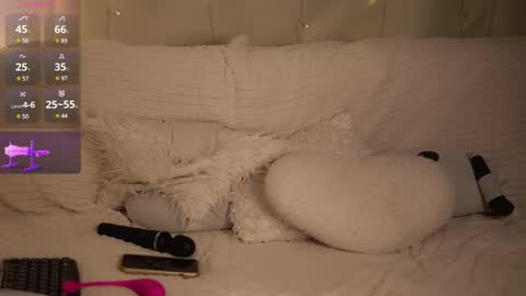 Snapshot of angelbengs chatting on 02/17/25, 10:18 Hi my name is Anny HOT PVT IS OPEN MY FAV PATTER IS 57 online show from 02/17/25, 10:18