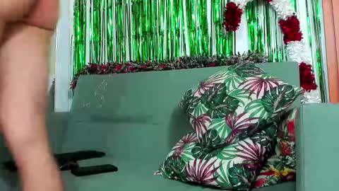 Snapshot of angelbennet_ chatting on 12/24/24, 06:55 Angel Bennet online show from 12/24/24, 06:55