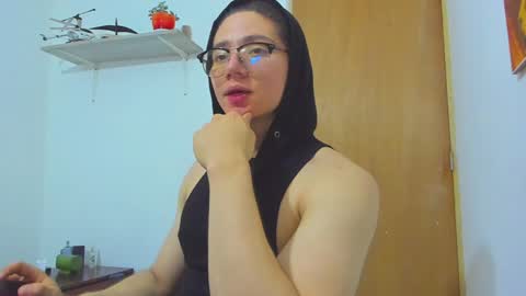 Snapshot of angelbennet_ chatting on 02/06/25, 03:06 Angel Bennet online show from 02/06/25, 03:06