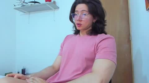 Snapshot of angelbennet_ chatting on 02/14/25, 03:33 Angel Bennet online show from 02/14/25, 03:33