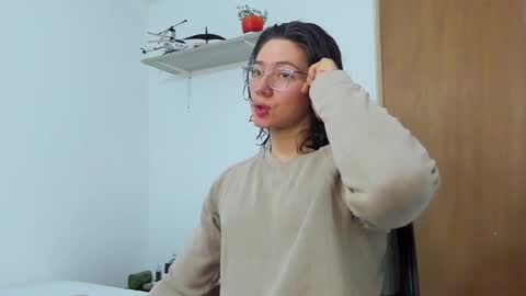 Snapshot of angelbennet_ chatting on 02/20/25, 03:23 Angel Bennet online show from 02/20/25, 03:23