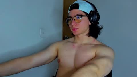 Snapshot of angelbennet_ chatting on 11/13/25, 10:41 Angel Bennet online show from 11/13/25, 10:41