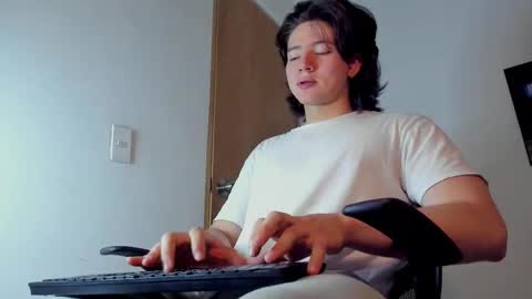 Snapshot of angelbennet_ chatting on 12/02/25, 11:00 Angel Bennet online show from 12/02/25, 11:00