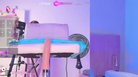 Snapshot of angelcb_ chatting on 02/16/25, 08:32 angel online show from 02/16/25, 08:32