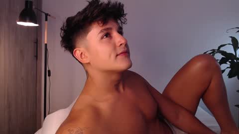 Snapshot of angelcossio chatting on 12/19/24, 08:02 Angel online show from 12/19/24, 08:02