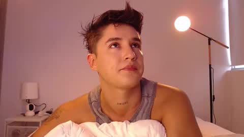 Snapshot of angelcossio chatting on 10/17/25, 09:39 Angel online show from 10/17/25, 09:39