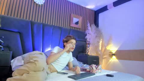 Snapshot of angeldoll_1 chatting on 02/09/26, 01:42 Angel Doll online show from 02/09/26, 01:42