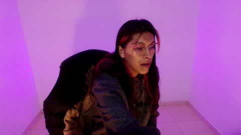 angele online show from 03/25/26, 07:31