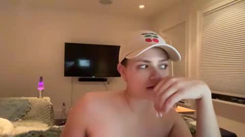 Snapshot of angeleleven11 chatting on 02/15/25, 06:44 angeleleven11 online show from 02/15/25, 06:44