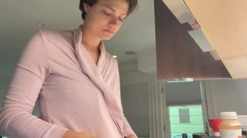 Snapshot of angeleleven11 chatting on 09/15/25, 04:29 angeleleven11 online show from 09/15/25, 04:29