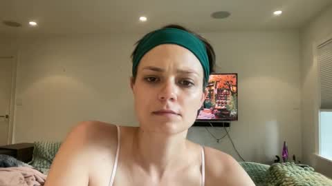 Snapshot of angeleleven11 chatting on 09/28/25, 09:09 angeleleven11 online show from 09/28/25, 09:09