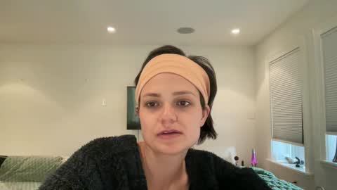 Snapshot of angeleleven11 chatting on 10/08/25, 07:11 angeleleven11 online show from 10/08/25, 07:11