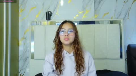 Snapshot of angeles_azul chatting on 05/03/26, 04:46 angel online show from 05/03/26, 04:46