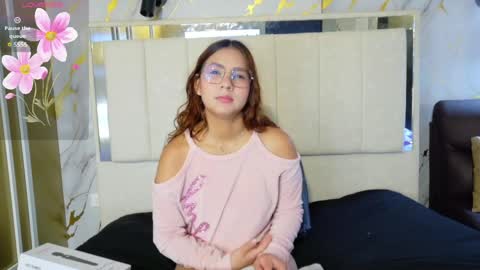 Snapshot of angeles_azul chatting on 05/08/26, 03:50 angel online show from 05/08/26, 03:50