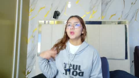 Snapshot of angeles_azul chatting on 05/09/26, 03:28 angel online show from 05/09/26, 03:28