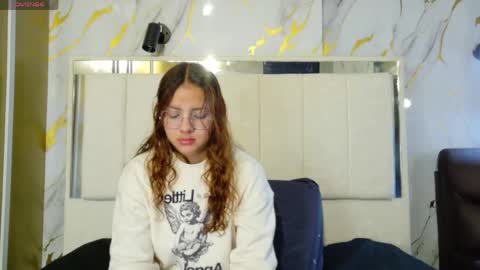 Snapshot of angeles_azul chatting on 05/11/26, 01:06 angel online show from 05/11/26, 01:06