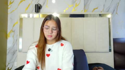 Snapshot of angeles_azul chatting on 05/15/26, 03:19 angel online show from 05/15/26, 03:19