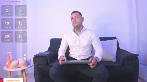 Angel online show from 09/21/25, 07:04