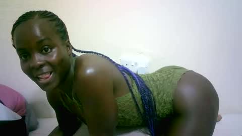 Snapshot of angelgodess30 chatting on 12/20/25, 10:00 Angle online show from 12/20/25, 10:00