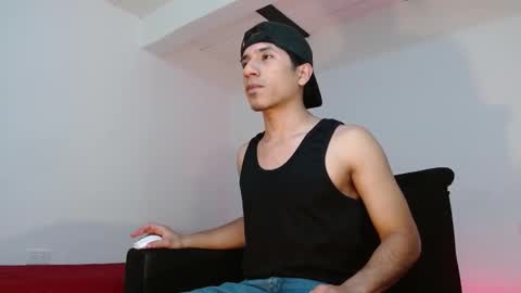 Snapshot of angelhil chatting on 11/27/25, 02:24 Angel of littlebandido online show from 11/27/25, 02:24