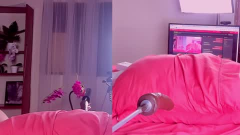 Snapshot of angeli__wu chatting on 01/25/25, 06:55 Angeli online show from 01/25/25, 06:55