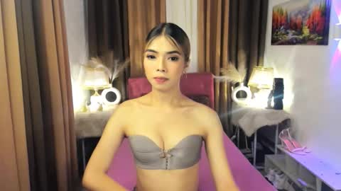 MISS PAU online show from 09/18/25, 01:13