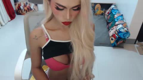 DIVINE ANGEL online show from 11/19/25, 11:16